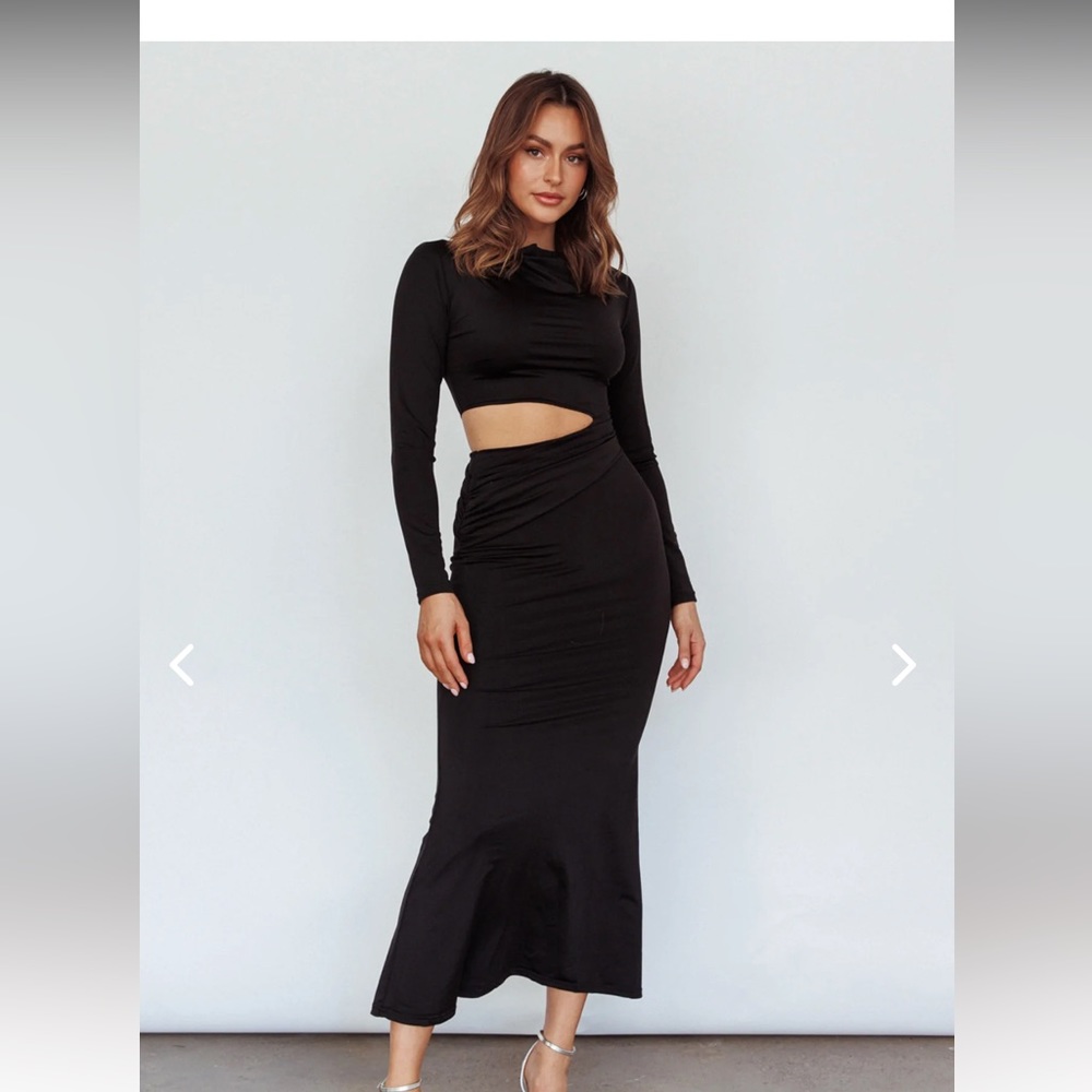 Selfie Leslie Rajah Long Sleeve Cutout Midi Dress size Large Black